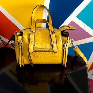 LIKE NEW! Faux Reptile Skin Mini Purse 🔥